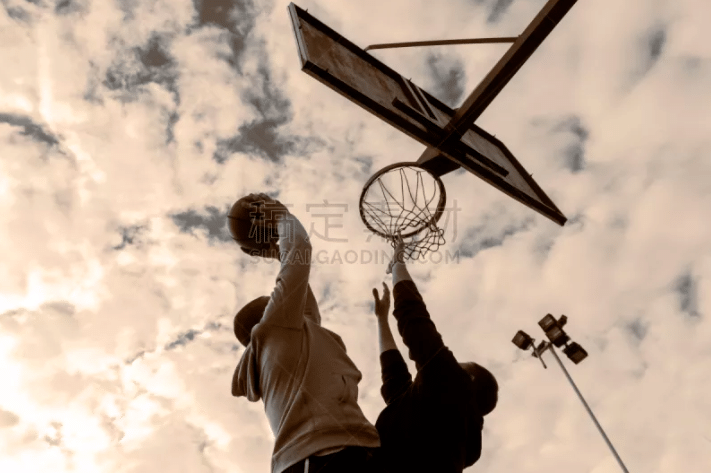 博彩行业的跨界融合（博彩业跨界联动）