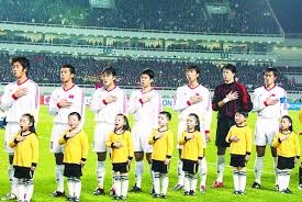 韩媒：热刺小将梁民革疑似因护照问题未能随队返回英国